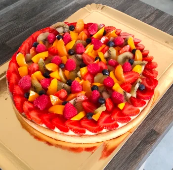 Gâteau de fruits réalisé par Ty'Djo, traiteur pâtissier et foodtruck dans les Côtes-d'Armor